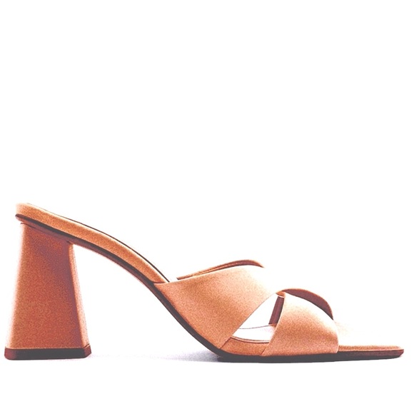 ZARA HEELED CROSSED STRAP BLOCK SANDALS, Size: US 5, Beige Mauve - Picture 2 of 8